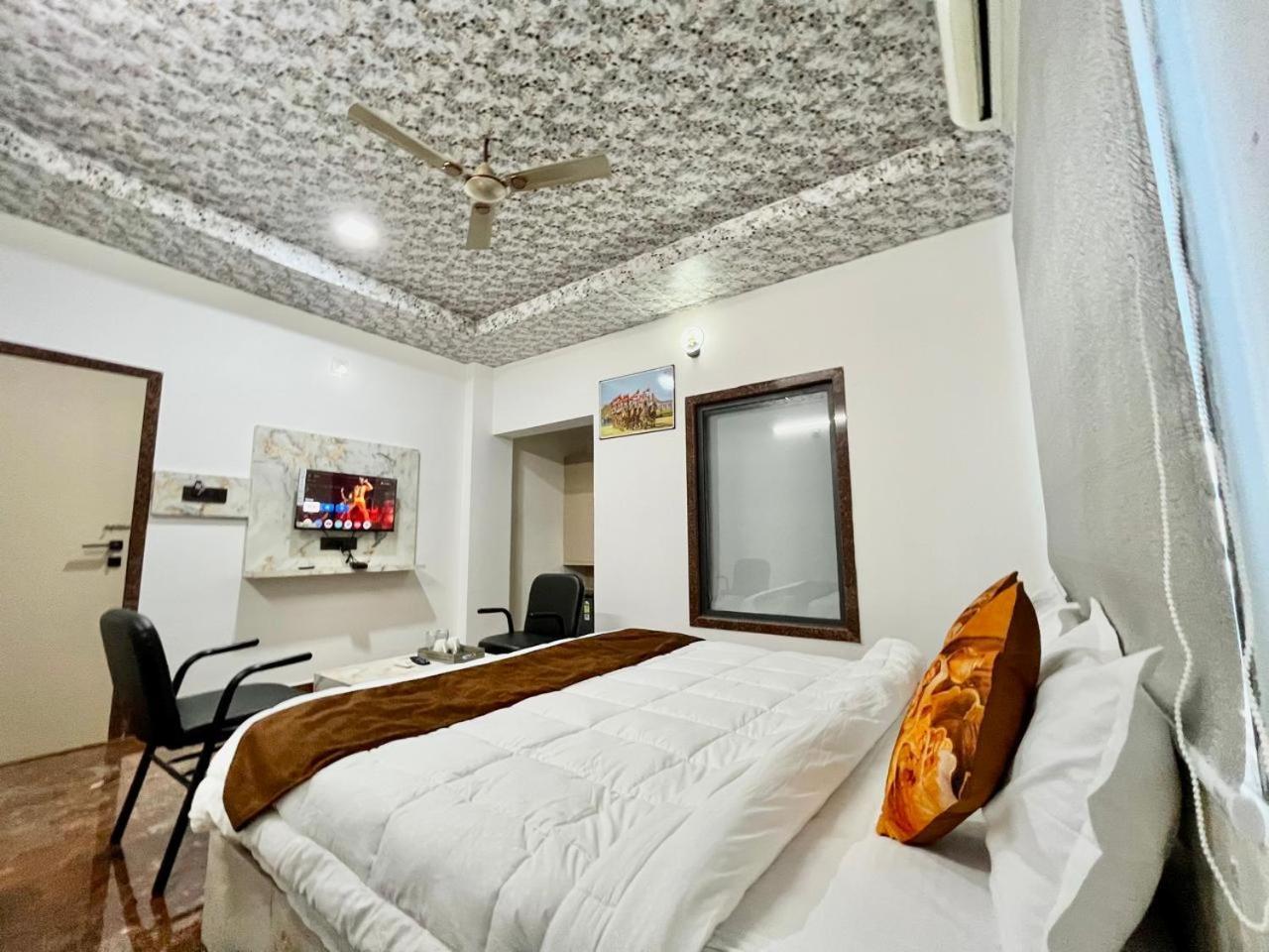 Hotel Banjara Hills Ābu Road Zewnętrze zdjęcie